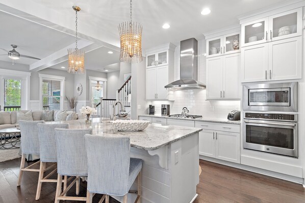 Fridge, microwave, oven, stovetop - Big Sky Beach House: Sleeps 14, Golf Cart & 6 Bikes, 2 Resort Pools (Santa Rosa Beach)