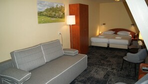 1 bedroom, iron/ironing board, free WiFi, bed sheets - Explore History, Enjoy Comfort in Classic Room Close to Speelgoedmuseum (Deventer)