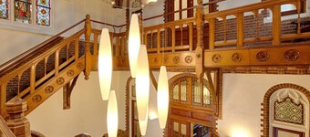 Explore History, Enjoy Comfort in Classic Room Close to Speelgoedmuseum