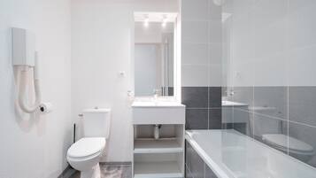 Apartment | Bathroom