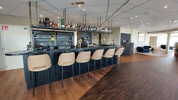 Bar (in der Unterkunft)