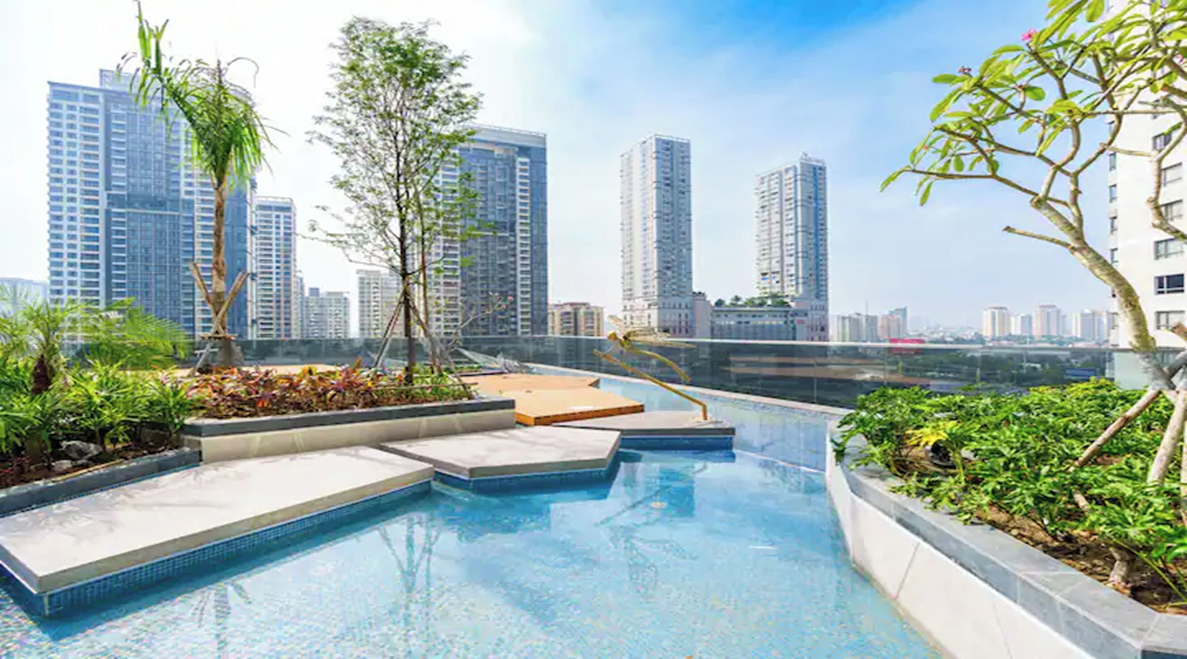 2 albercas al aire libre 