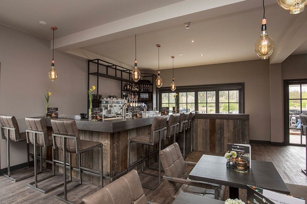 Bar (in der Unterkunft)