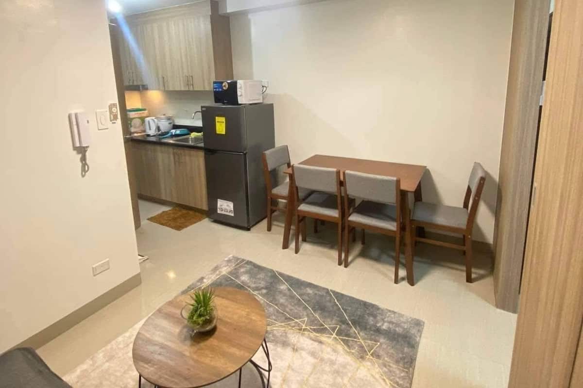 Basic Apartment, Balcony, City View