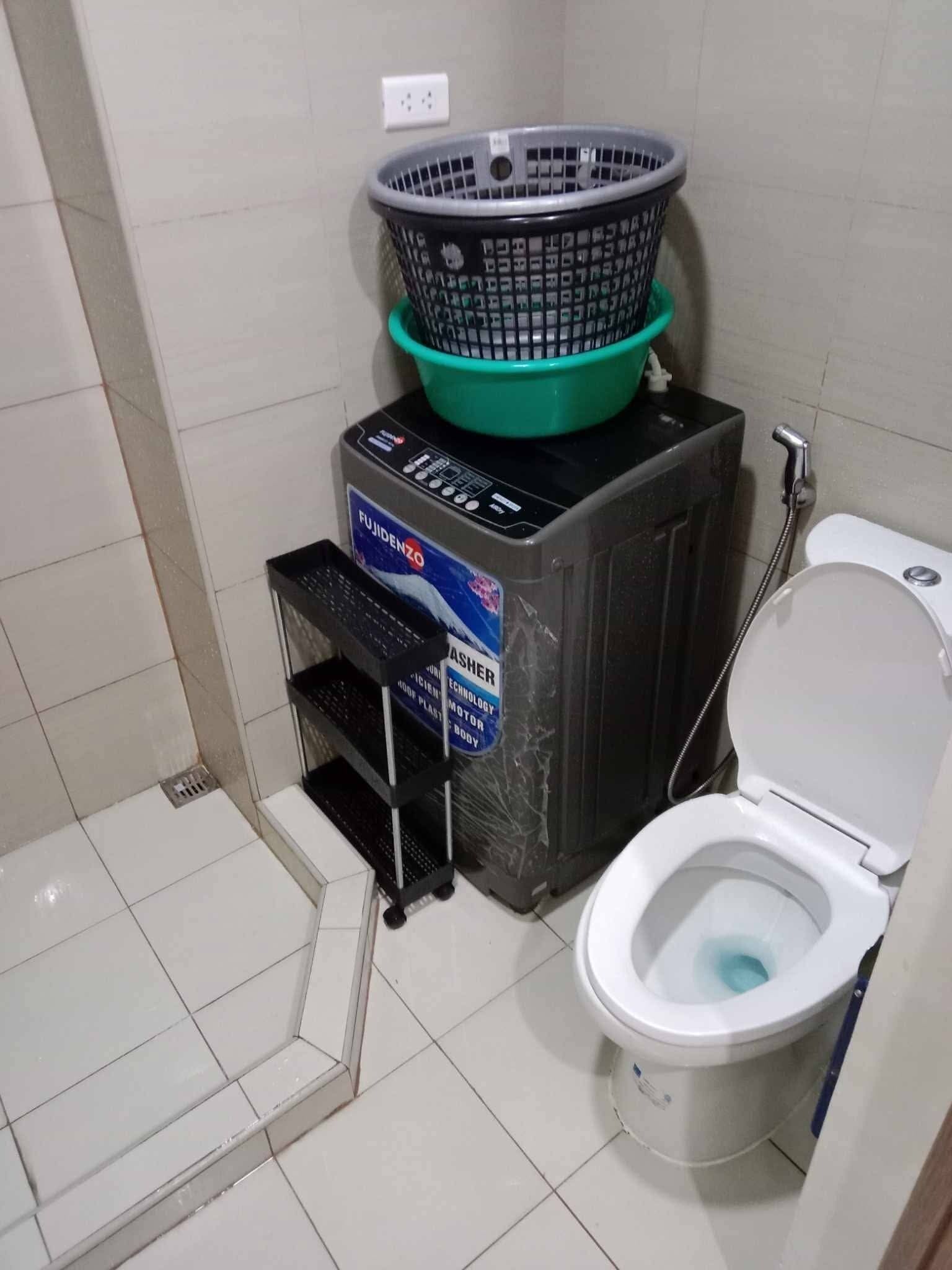 Ducha, artículos de tocador gratuitos, jabón, shampoo