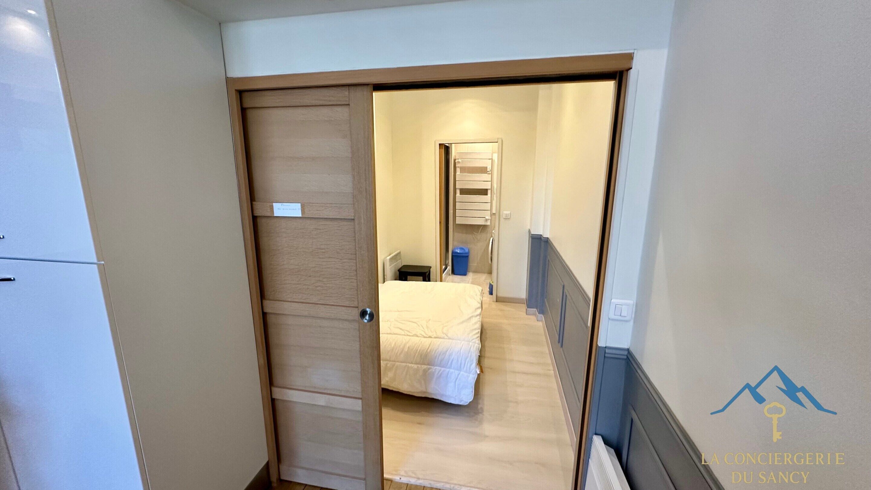 Apartment | 2 bedrooms, iron/ironing board