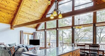 Lake Winnipesaukee 4 season lakefront home! 2.5 miles to downtown Wolfeboro.