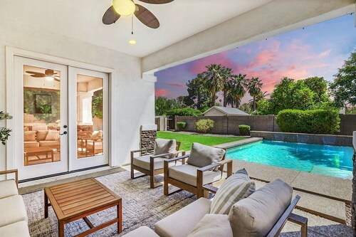 The Grove | Pool, Cabana, Outdoor Kitchen, Sleeps 20 | Arcadia, Near Old Town