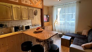 Apartment | Dining
