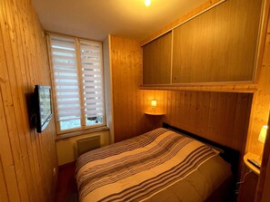 1 bedroom, iron/ironing board - La Feessence Boisee - 2/4 Pers (Mont-Dore)