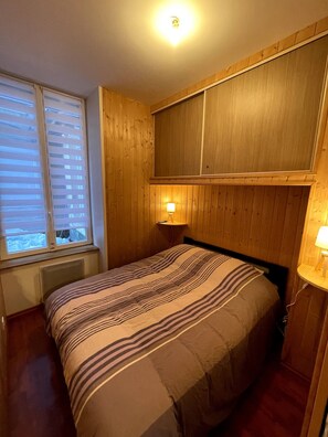 1 bedroom, iron/ironing board - La Feessence Boisee - 2/4 Pers (Mont-Dore)