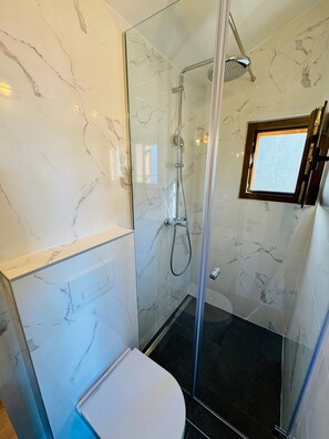 House | Bathroom - Charming Seavie Retreat in Sukosan (Sukosan)