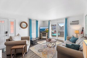 Living area - Trident by Bayshore | 2BR Apartment (Ocean City)