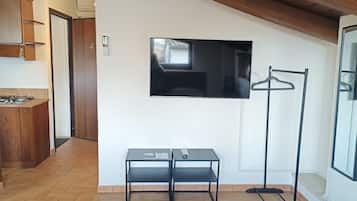 Apartment, City View | Living area