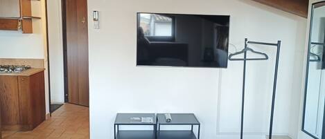 Apartment, City View | Living area