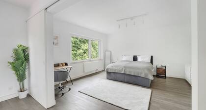 Design Apartment 95m² | A3 CGN & DUS | Balkon