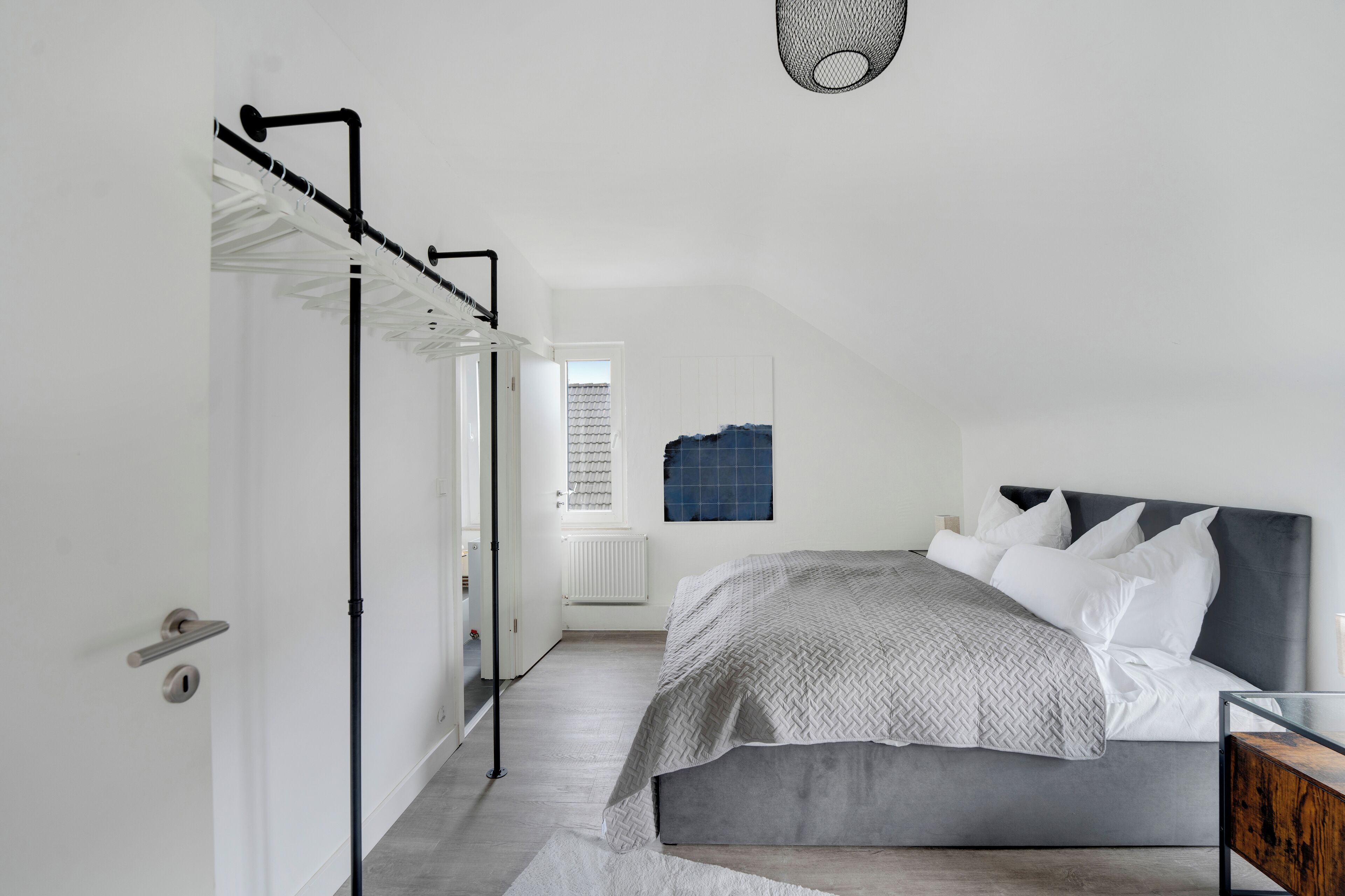 2 عدّة غرف نوم ومكتب ومكواة/لوح كي وواي فاي