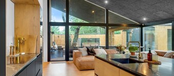 Newly built luxury cottage for great family vacations - pet friendly