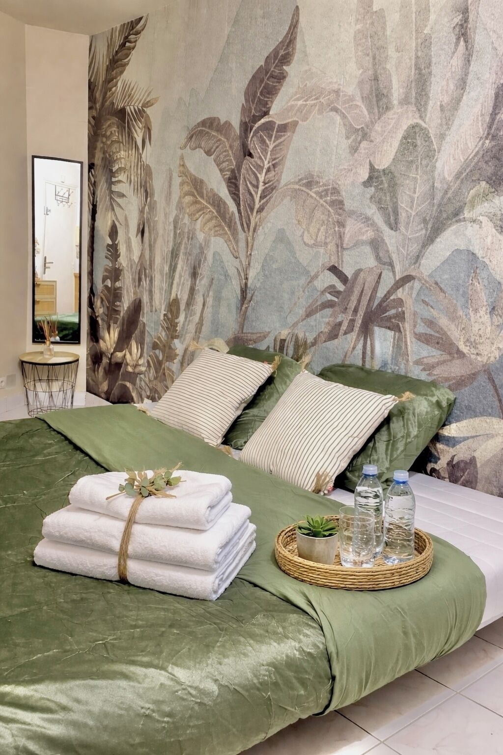 1 habitación, tabla de planchar con plancha, wifi y ropa de cama 