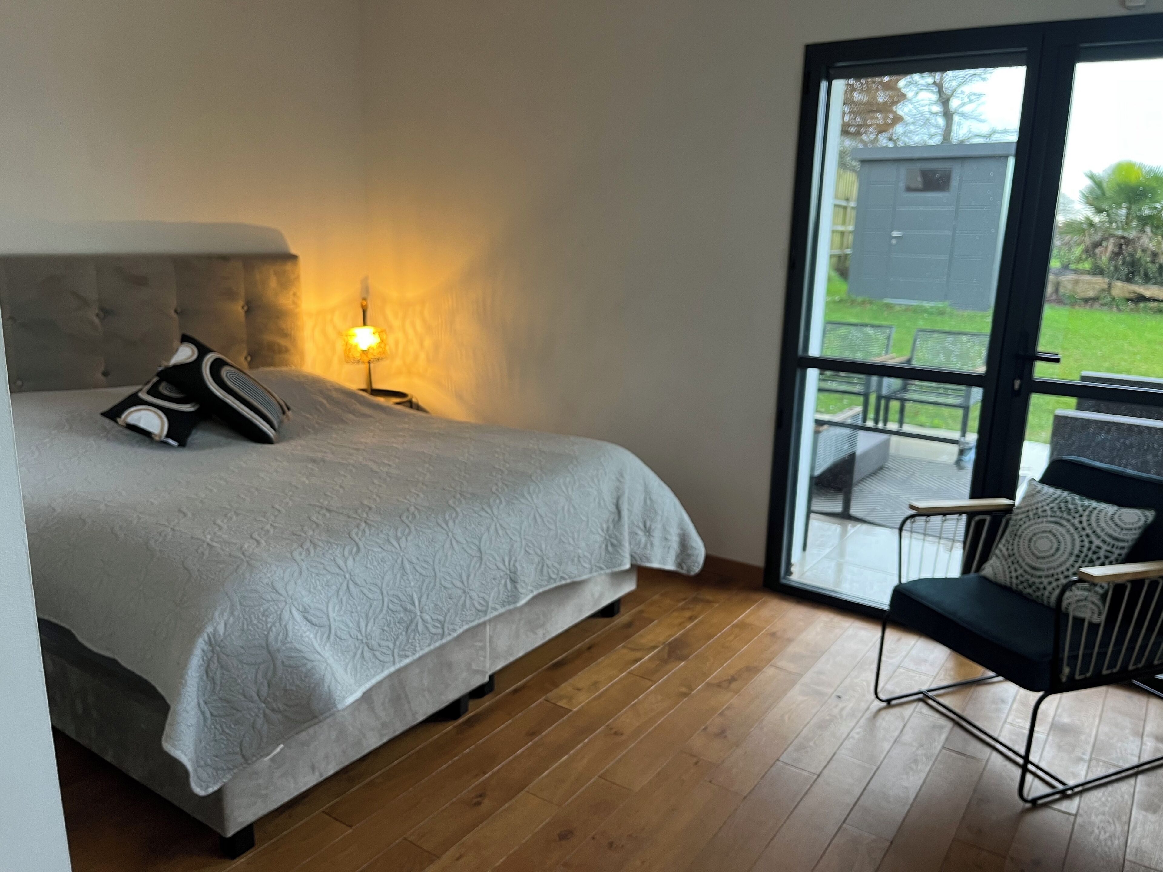 6 chambres, fer et planche à repasser, Wi-Fi, draps fournis