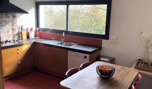 Private kitchen - Near La Baule/Historical center.  Villa located in a bubble of Serenity. (Guérande)