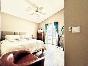 4 bedrooms, free WiFi, bed sheets, wheelchair access - Fully Renovated and Modern Pool Home Near Disney. (Davenport)