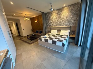 1 bedroom, WiFi - spira.staycation (Noida)