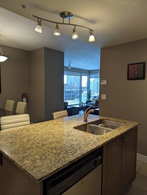 Interior - Stunning DT Views, 1BR Downtown, sunny and bright.Close to the river (Calgary)