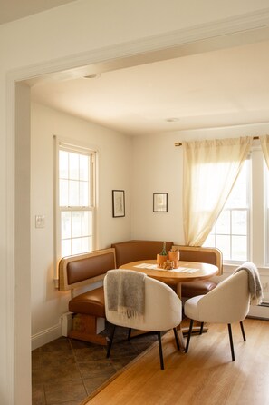 Nicht klassifiziertes Bild, 4 von 12, Schaltfläche