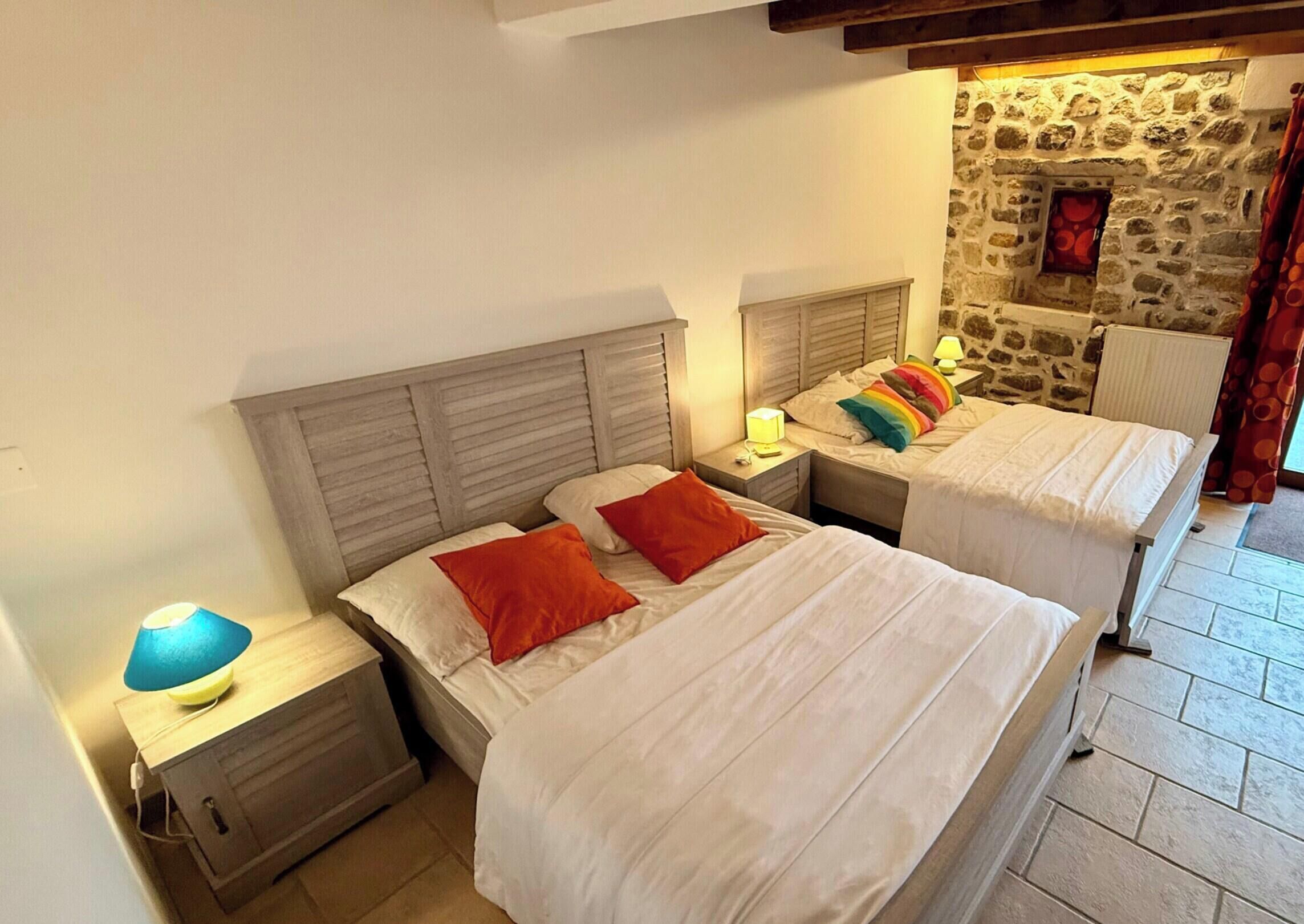 3 bedrooms, individually furnished, iron/ironing board