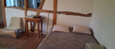 3 habitaciones, internet y ropa de cama