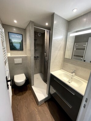 Apartemen | Kamar mandi | Pengering rambut