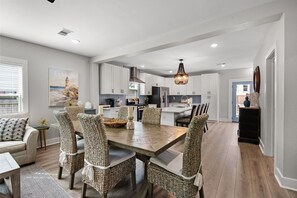 Dining - Sky-Blue Galveston Getaway: 4BR/3BA w/Hot Tub, Sleeps 14, Heart of Galveston (Galveston)