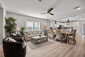 Smart TV - Sky-Blue Galveston Getaway: 4BR/3BA w/Hot Tub, Sleeps 14, Heart of Galveston (Galveston)