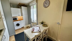 Apartemen | Dapur pribadi | Perlengkapan kebersihan