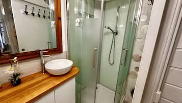 Apartment | Bilik Mandi | Pengering rambut, syampu