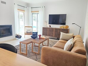 Smart TV, fireplace - Luxury Villa in Tavira with Private Pool and Air Conditioned (Faro)
