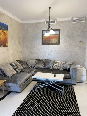 Living area - Marbella Real Apartment (Marbella)
