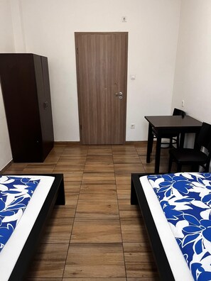 Habitación básica doble, balcón