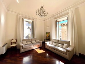 Luokittelematon kuva, 2 kautta 54, painike