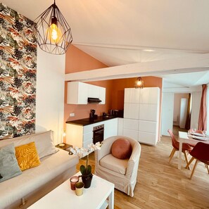 Apartment | Private kitchen - Scenic Mont-dore Couple Getaway (Mont-Dore)