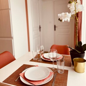 Apartment | Dining - Scenic Mont-dore Couple Getaway (Mont-Dore)