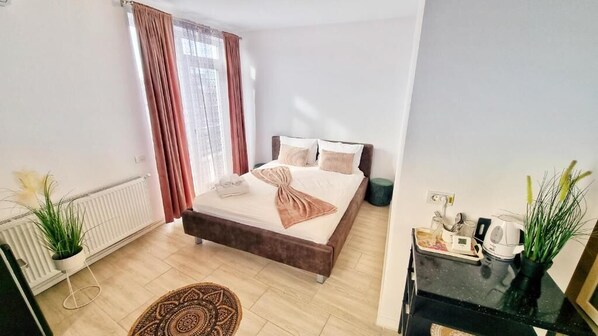 Classic Studio, Balcony, Garden View