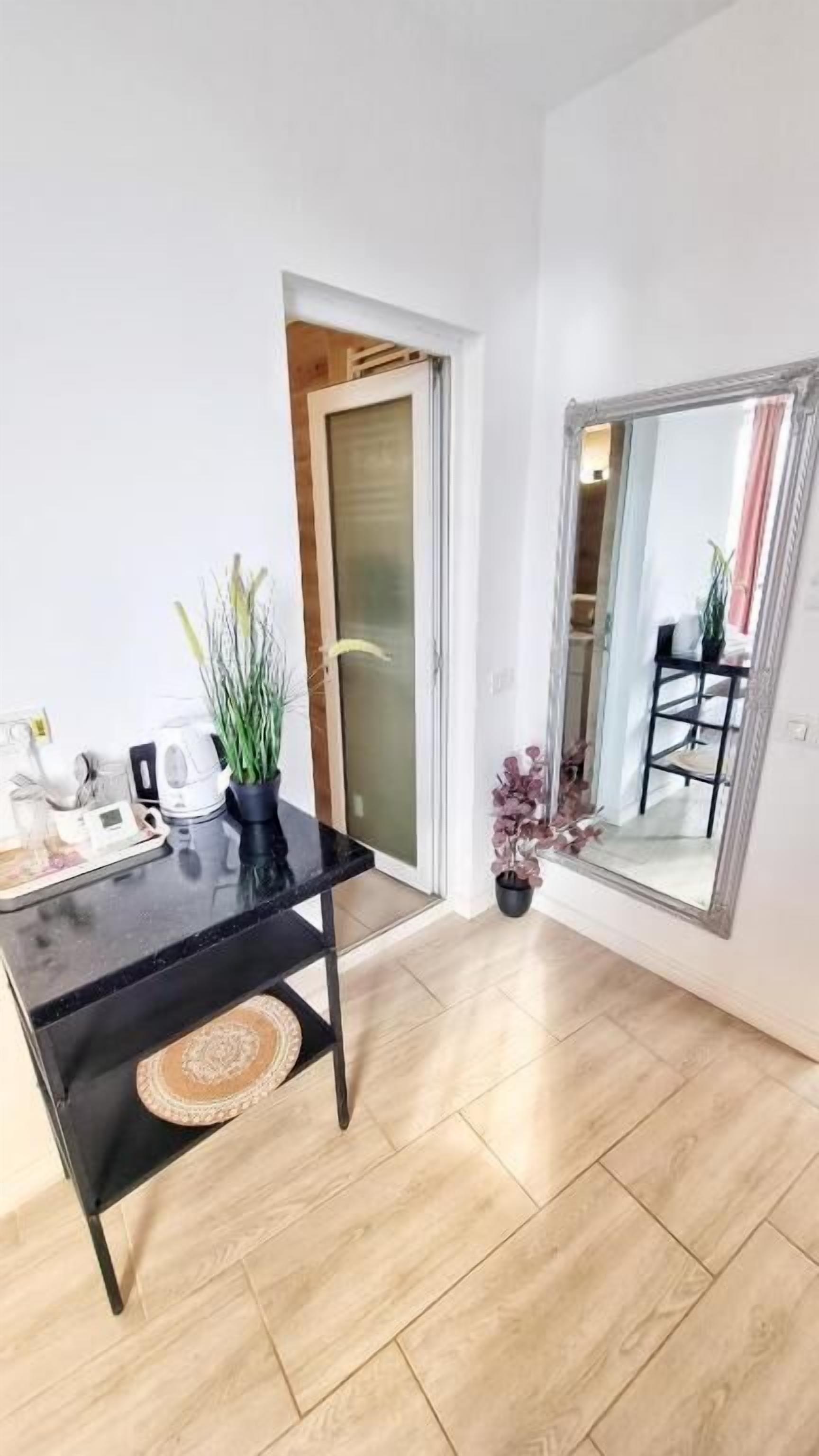 Classic Studio, Balcony, Garden View