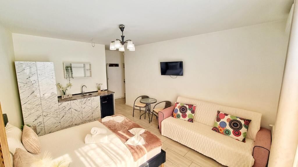 Superior Studio, Balcony, City View | Living area