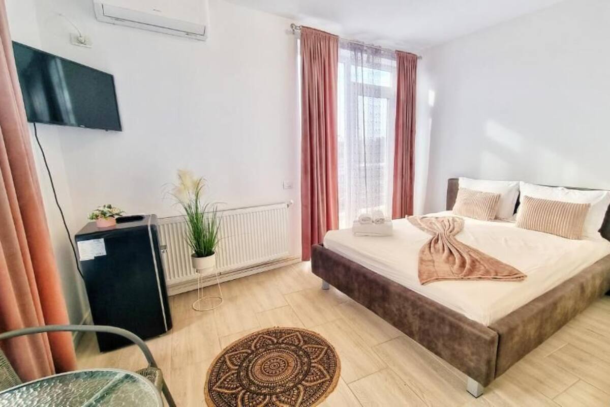 Classic Studio, Balcony, Garden View