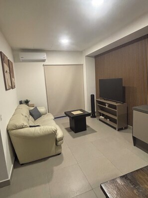 TV - Torre Mirall | 3 Bedrooms | 4 People | parking (Monterrey)