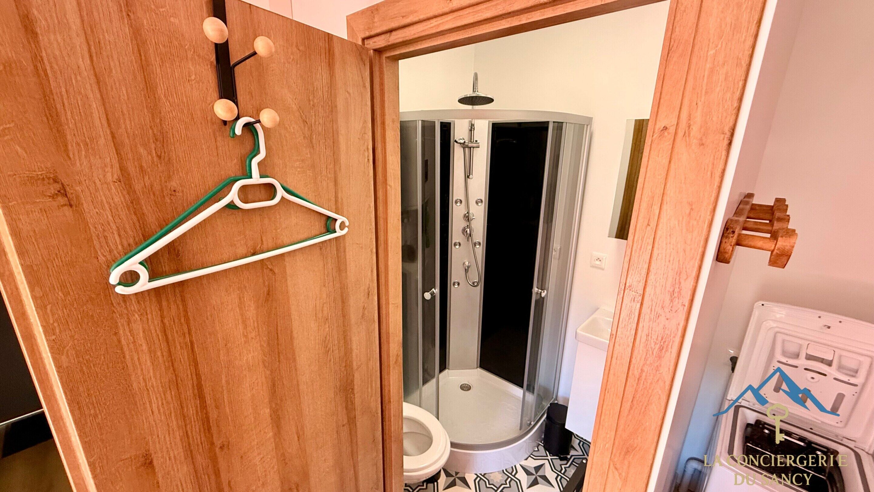 Apartemen | Kamar mandi | Pengering rambut