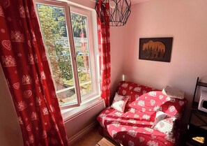 Apartment | Living room - Modern hub Near the Village Stream (Mont-Dore)