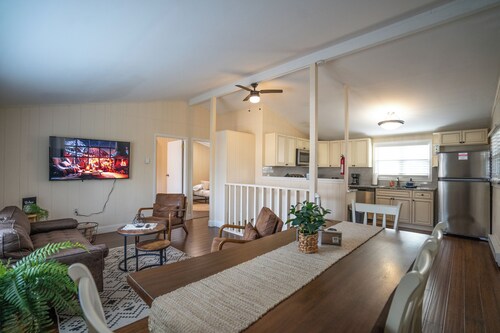 Scenic Cabin by Bushkill Falls & Shawnee w/Hot Tub